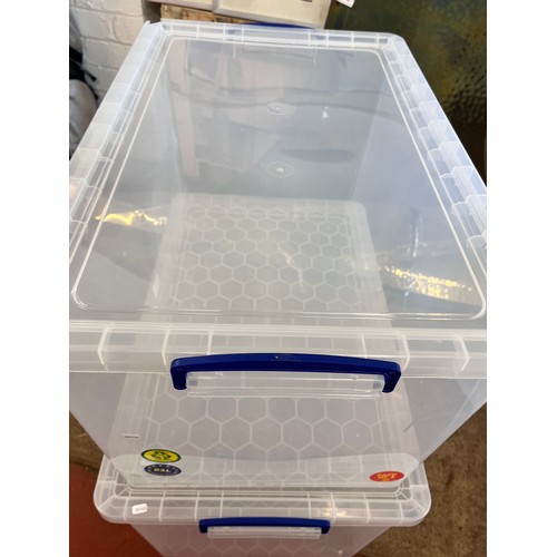 32 - 83L CLEAR PLASTIC LIDDED STORAGE BOX(NEW)