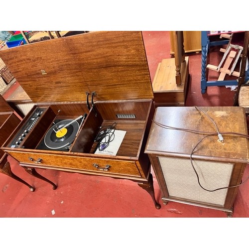 29 - VINTAGE DYNATRON GERRARD TURNTABLE WITH TWO SPEAKERS(GWO) & 1 OTHER(A/F)