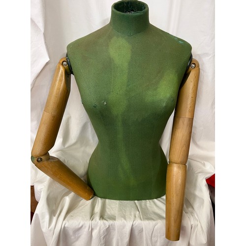 190 - VINTAGE JOINTED HALF MANNEQUIN