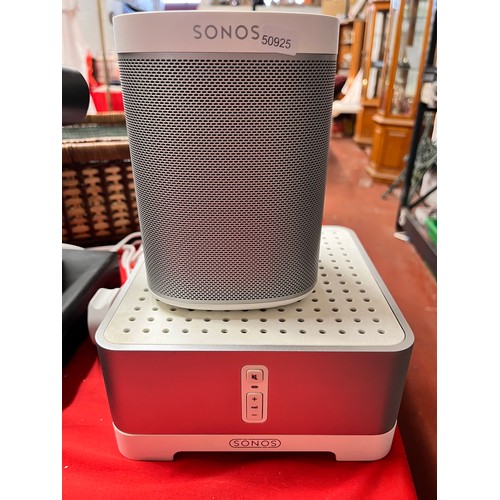 305 - SILVER SONOS PLAY 1 & LARGE BRIDGE(A/F)