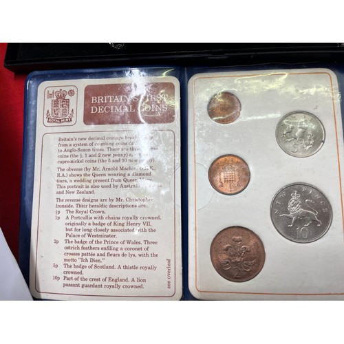 186 - BRITAIN'S FIRST DECIMAL COIN SET