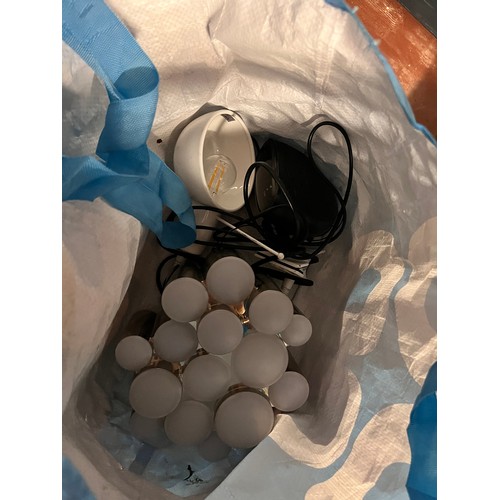 30 - BAG OF MIXED ELECTRICALS (A/F)