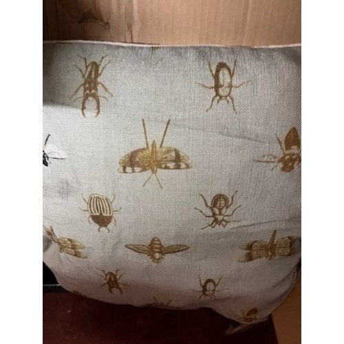 47 - 8 POLYESTER FIBER FILLED 'INSECT' PATTERN CUSHIONS(NEW)