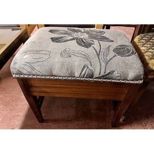 18 - UPHOLSTERED PIANO STOOL