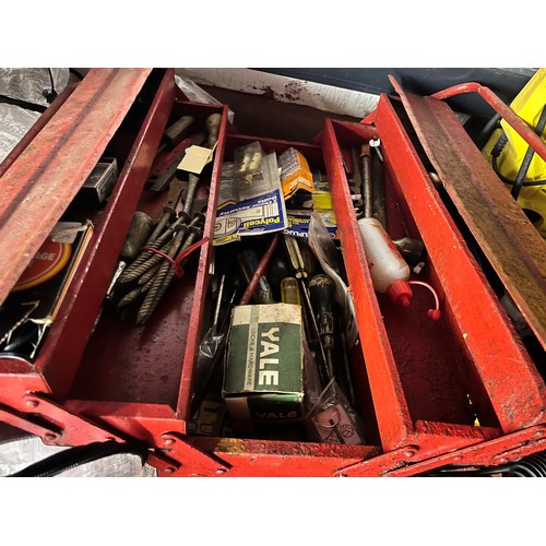 120 - CANTILEVER TOOL BOX & TOOLS