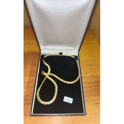 178 - BOXED GOLD PLATED NECKLACE