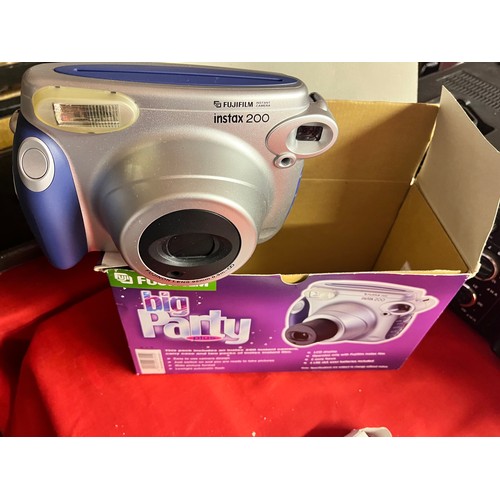 256 - BOXED FUJIFILM INSTAX 200 'BIG PARTY' CAMERA