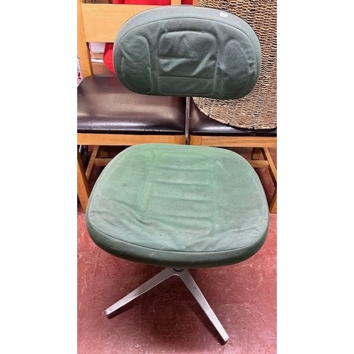 29 - RETRO TYPIST'S SWIVEL CHAIR(RESERVED AT £15)