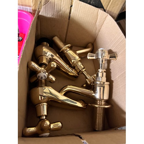 67 - 4 GOLD PLATED TAPS (NEW)