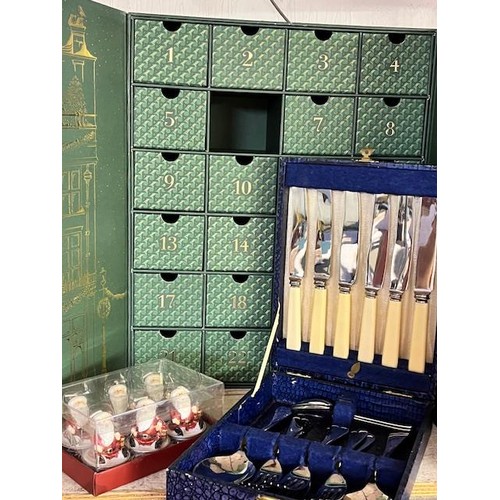 121 - BOXED SET OF 6 SANTA CLAUS TEALIGHTS, CASED CUTLERY SET & MOLTON BROWN ADVENT CALENDAR(INCOMPLETE/EM... 