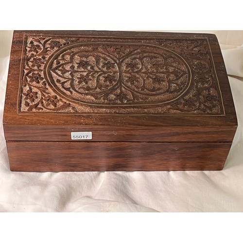 200 - CARVED WOOD JEWELLERY BOX & PEARLS