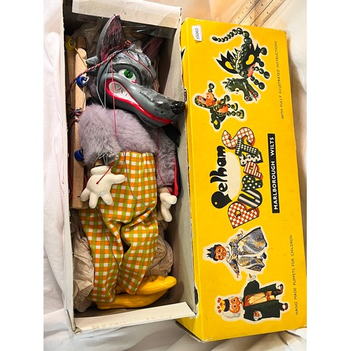 212 - ORIGINAL BOXED WOLF PELHAM PUPPET(RESERVED £25)