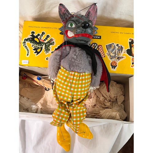 212 - ORIGINAL BOXED WOLF PELHAM PUPPET(RESERVED £25)