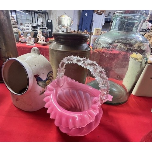 222 - CERAMIC 'COCKEREL' SALT, PINK GLASS BASKET VASE, VINTAGE GLASS VASE & A STONE WARE JAR