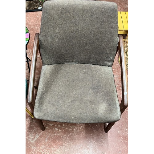 29 - 1960 HENNING KJAERNULF DANISH CHAIR (A/F)