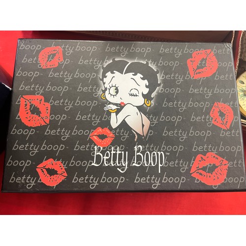 190 - BETTY BOOP JEWELLERY BOX OF VINTAGE & COSTUME JEWELLERY