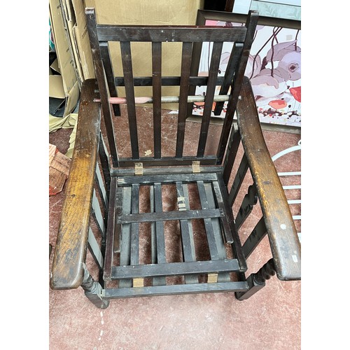 14 - VINTAGE FOLDING CHAIR