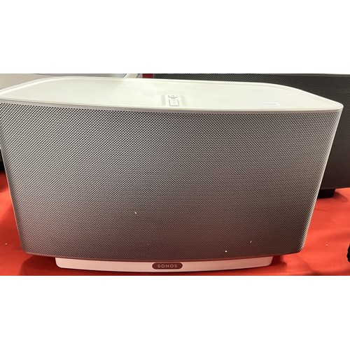 185 - SILVER SONOS PLAY 5 SPEAKER (POWERS ON-A/F)