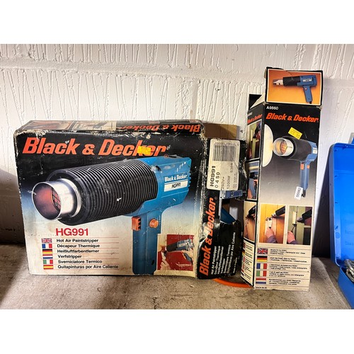 34 - BOXED BLACK & DECKER HEAT GUN & BOXED HG-991 AIR PAINT STRIPPER(A/F)