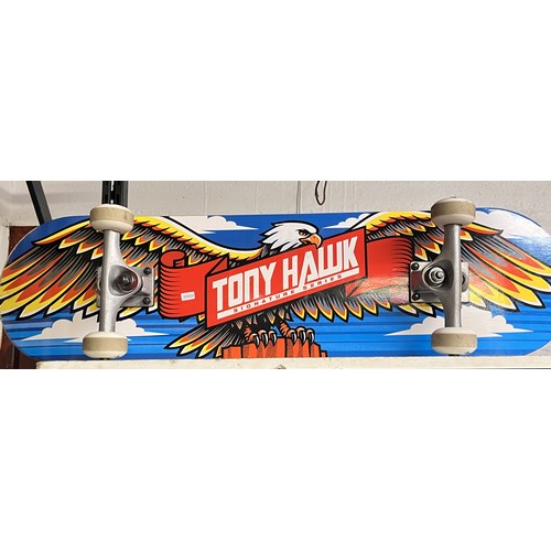 45 - TONY HAWK SSI80 SKATEBOARD