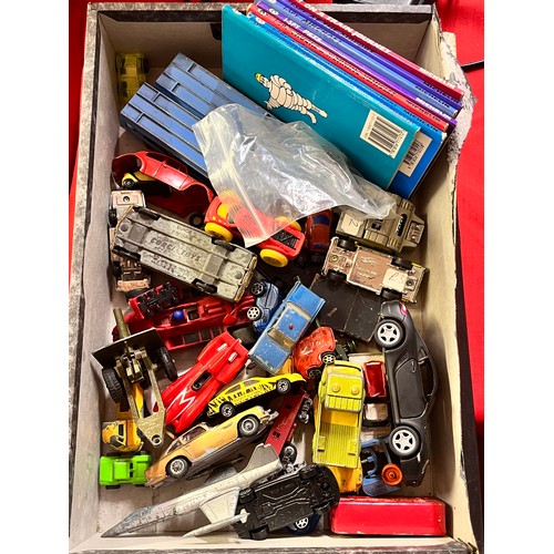 86 - TRAY OF PLAYWORN VEHICLES & iSPY BOOLS