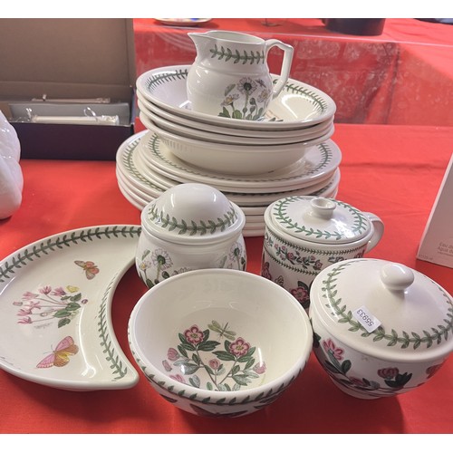 125 - 18 PIECES OF PORTMEIRION BOTANICAL GARDENS TABLE WARE