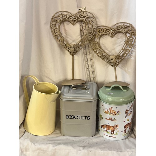 128 - 2 METAL TEALIGHT 'HEARTS', 2 BISCUIT TINS & METAL JUG