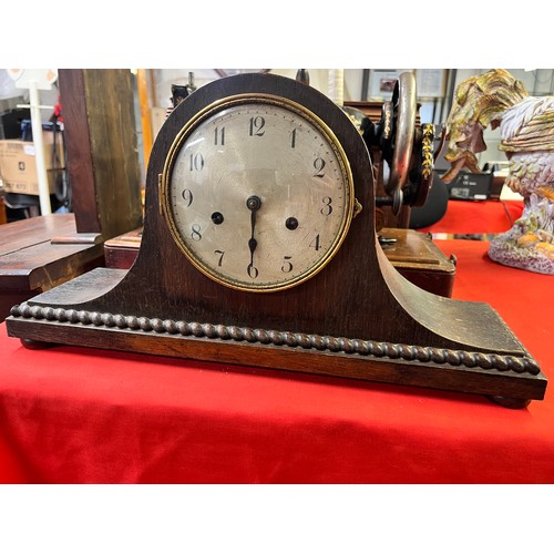 136 - ANTIQUE 2 HOLE MANTLE CLOCK WITH KEY & PENDELUM