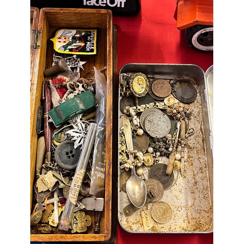 150 - 2 BOXES OF COLLECTABLES INCL COINS, BADGES & MEDALS