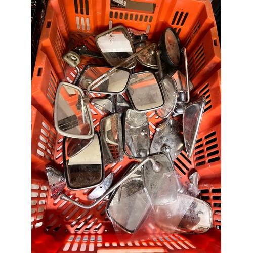 107 - BOX OF VINTAGE CAR/MOTORCYCLE MIRRORS