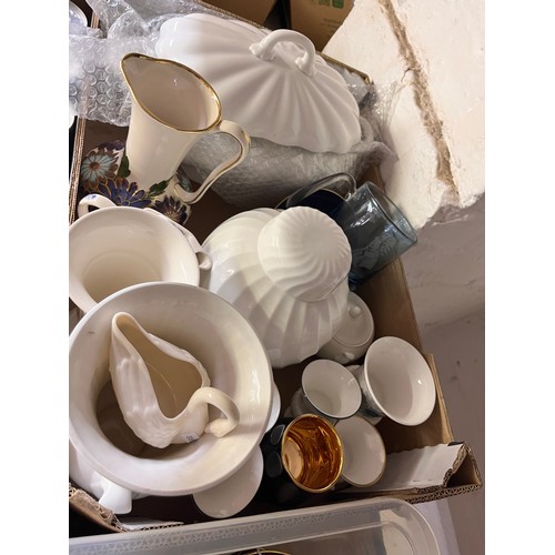 117 - BOX OF POTTERY INCL WEDGWOOD