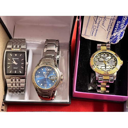 224 - 3 GENTS CASED WATCHES