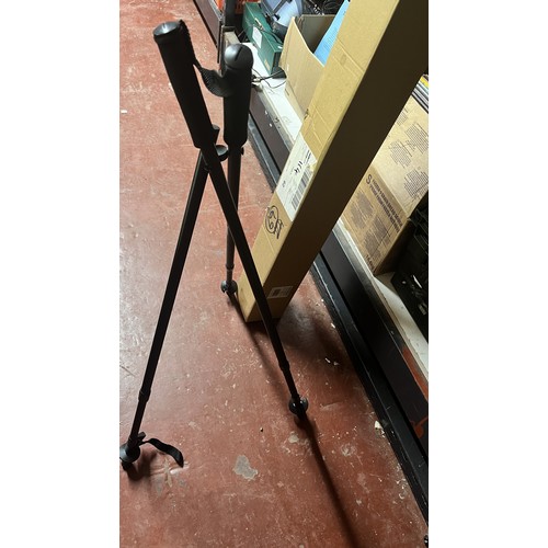 265 - BOXED AIR RIFLE STAND