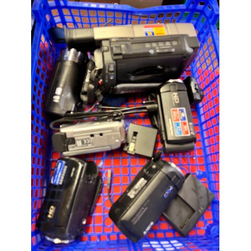 326 - 6 DIGITAL CAMCORDERS INCL SONY & SCHNEIDER(A/F)