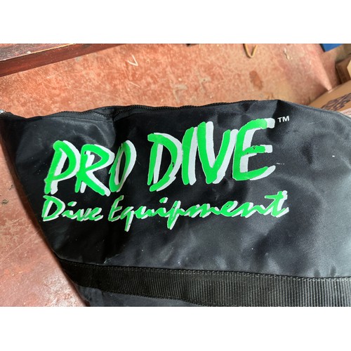 32 - PRO DIVE WETSUIT IN BAG