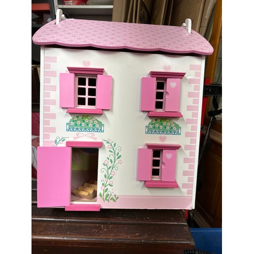 5 - DOLLS HOUSE