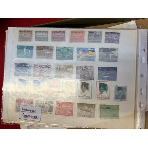 185 - COLLECTION OF WORLD WIDE STAMPS