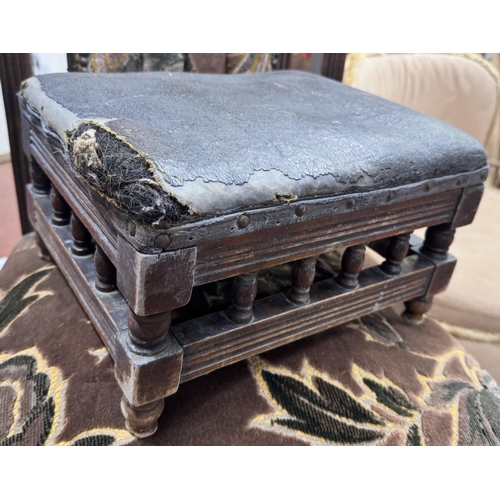 27 - VINTAGE FOOT STOOL(FOR RESTORATION)