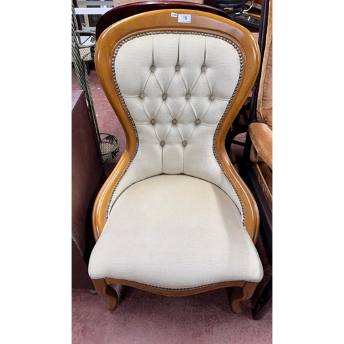 19 - SPOONBACK CHAIR WITH CREAM UPHOLSTERY