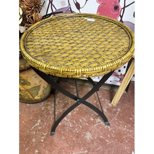 19 - WICKER TRAY TABLE/STAND