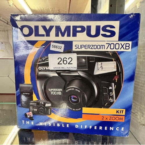 262 - OLYMPUS 700XB SUPERZOOM (RESERVED AT £20)