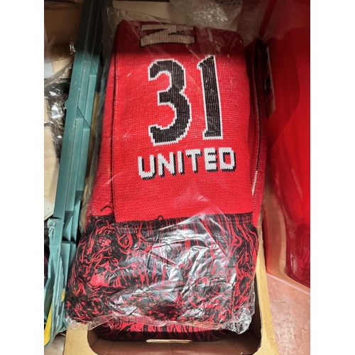 109 - BOX OF 12 MANCHESTER UNITED F.C SCARVES(NEW)