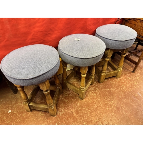 29 - 3 SMALL BAR STOOLS