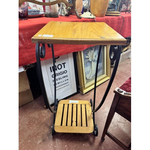 31 - TALL WOOD & METAL PLANT STAND