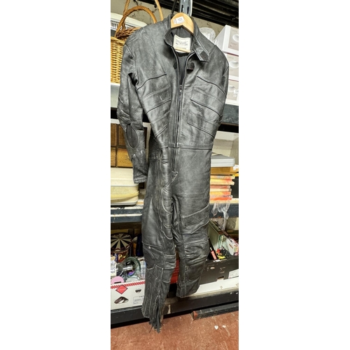 103 - VINTAGE RACING MOTORCYCLE SUIT