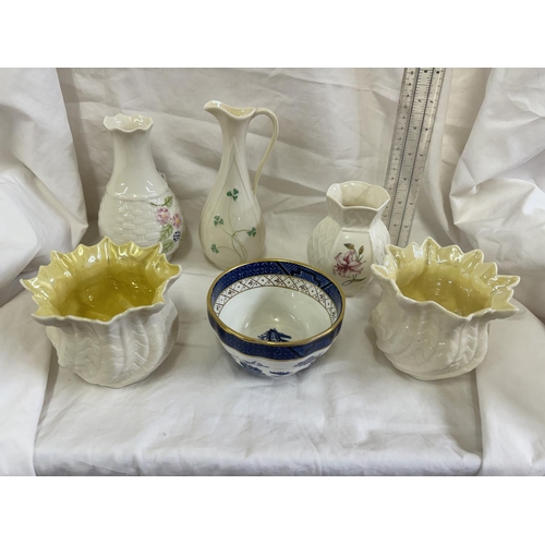 159 - 5 PIECES OF BELLEEK POTTERY & A SMALL BLUE & WHITE BOWL