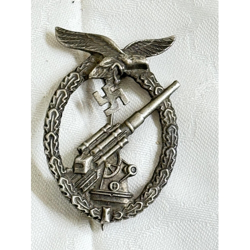 240A - GERMAN ARMY PIN BADGE