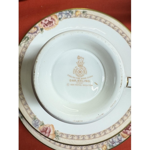 270 - COLLECTION OF 1995 ROYAL DOULTON DARJEELING(H5247) TABLE WARE