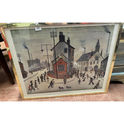 42 - LARGE GILT FRAMED 'A STREET IN CLITHEROE' BY L. S. LOWRY (1887-1976) PRINT