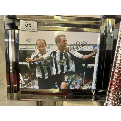 55 - FRAMED PHOTO OF MICHAEL OWEN & ALAN SHEARER(SIGNED BY MICHAEL OWEN)